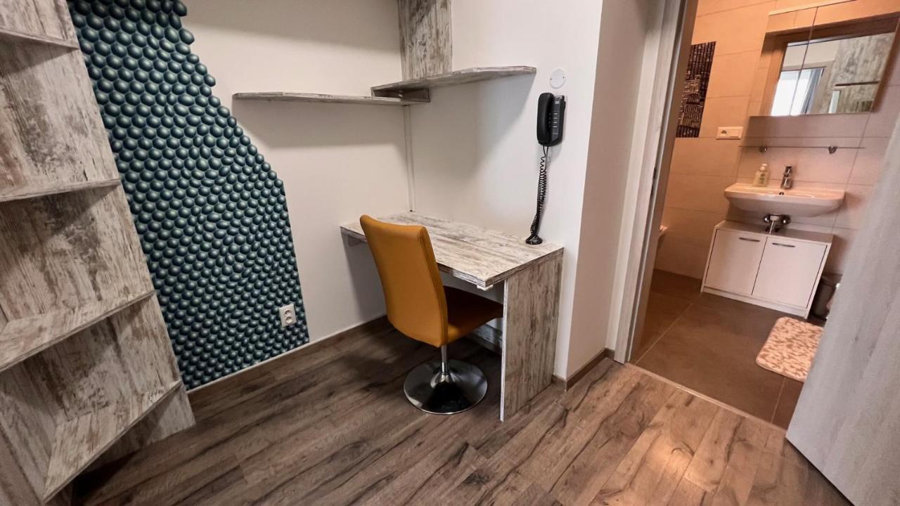 Air-Conditioned, 2 Room Apartment With Balcony, New Building Raca Братислава Экстерьер фото
