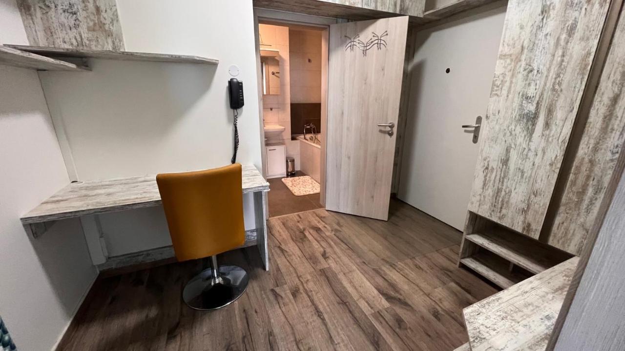 Air-Conditioned, 2 Room Apartment With Balcony, New Building Raca Братислава Экстерьер фото